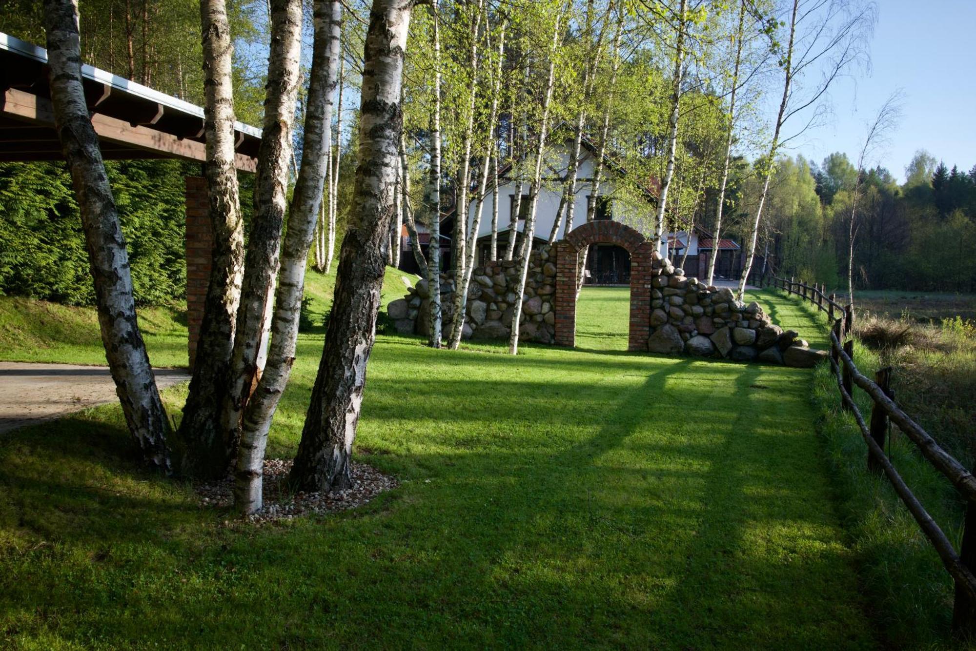 Dworek Wdzydze Apartment Przytarnia
