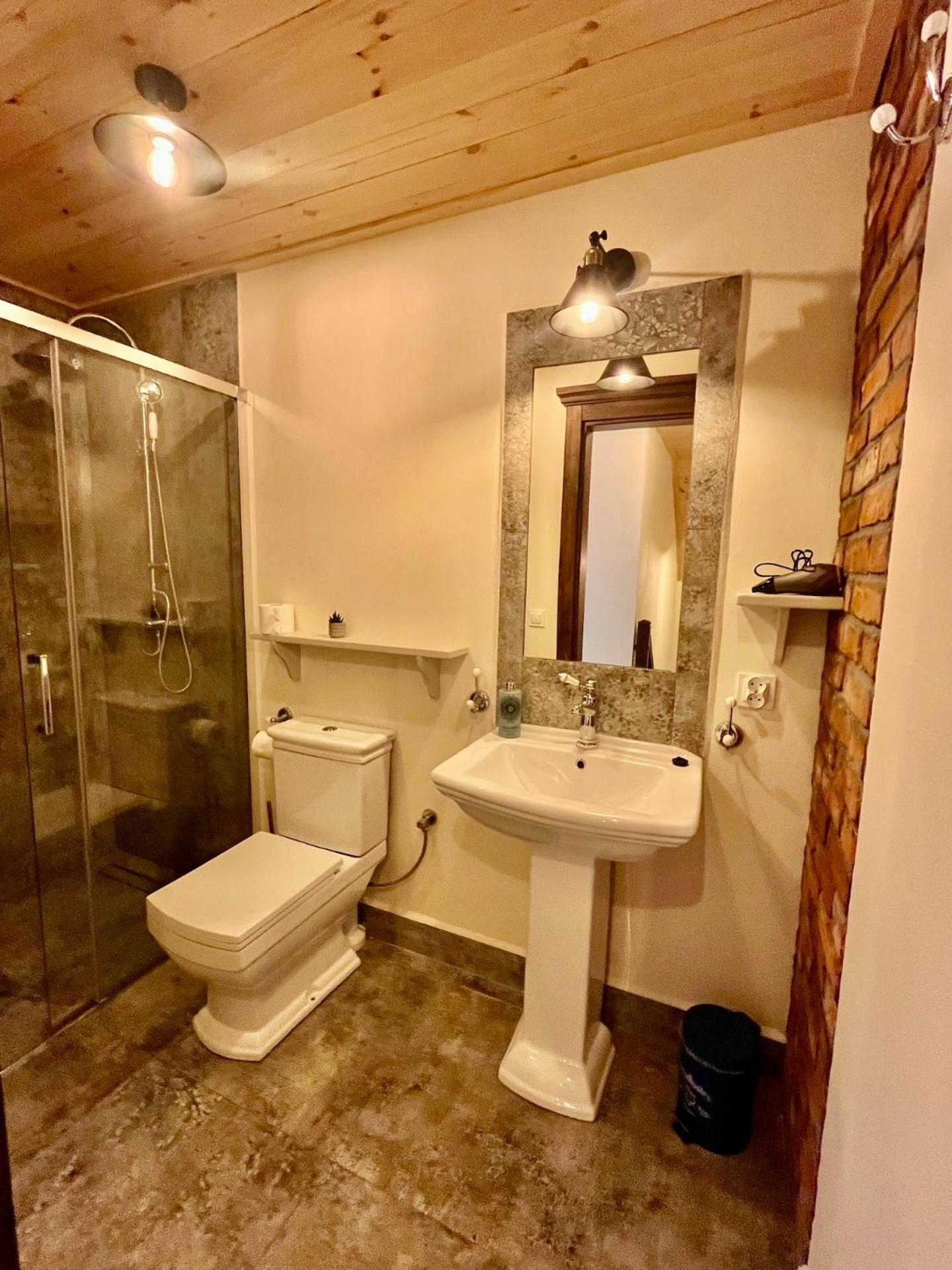 Dworek Wdzydze Apartment *
